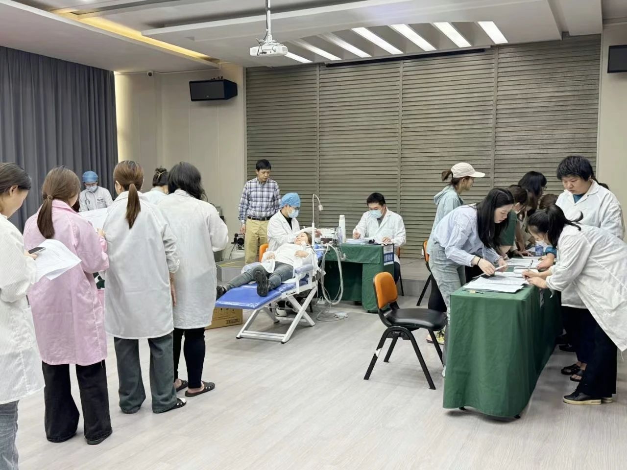 bcd2ec40a384a81486c9388b8df471e1.jpg